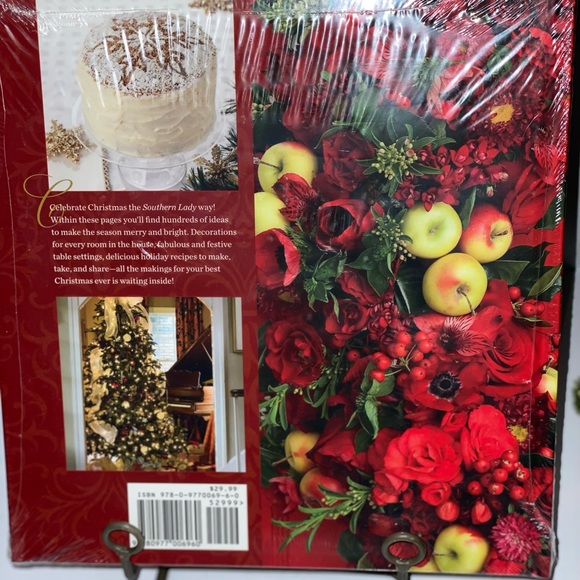Brand new Christmas book with southern lady - Picture 3 of 3